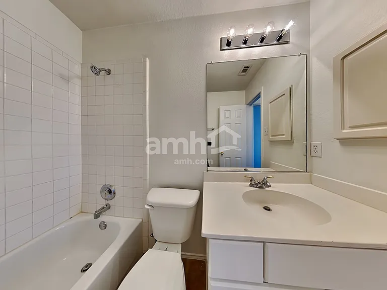 4820 Davy Crockett Trl — Photo 13