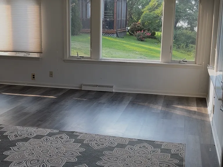 Riverview Cir — Photo 2