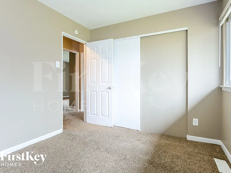 825 Manresa Ln — Photo 10