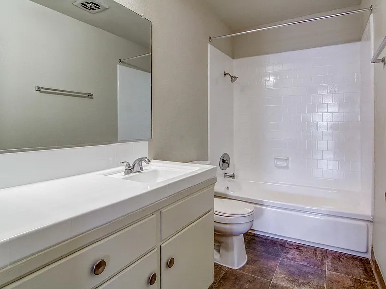 Covina Palms Apartments — Photo 23