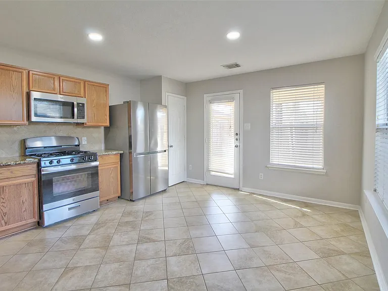29407 Legends Green Dr — Photo 4