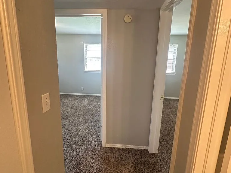 4844 Woodview Dr — Photo 28