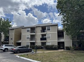 1916 Lake Atriums Cir, Orlando, FL