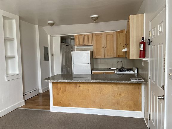 5th image of 3711 Lancaster Ave #1W