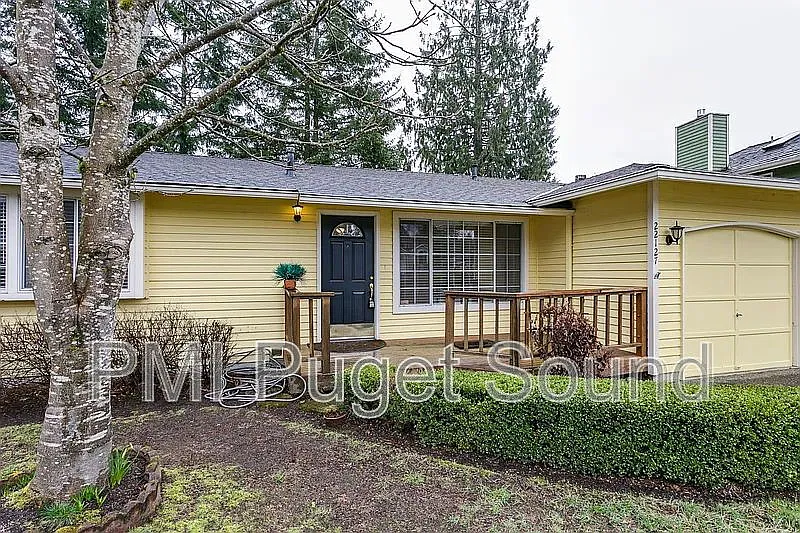 3 bed, 2.0 bath, 1250 sqft, $3,000 — Photo 2