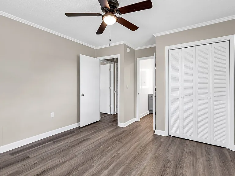 1354 Rogers Rd — Photo 40