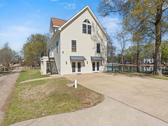 3rd image of 1324 Sundown Ct