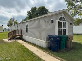 106 17th Ave SW, Watertown, SD 57201