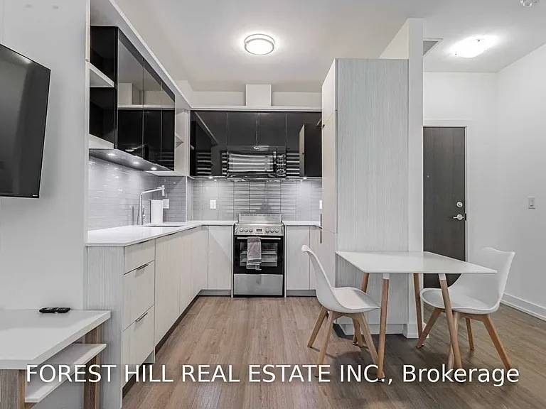 6 Parkwood Ave #Townhouse 102 — Photo 14