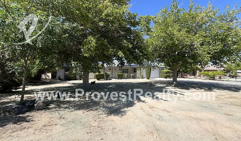 18370 Danbury Ave — Photo 2