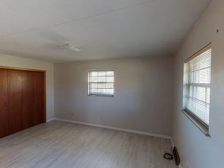 11703 S Williamsburg Dr — Photo 22