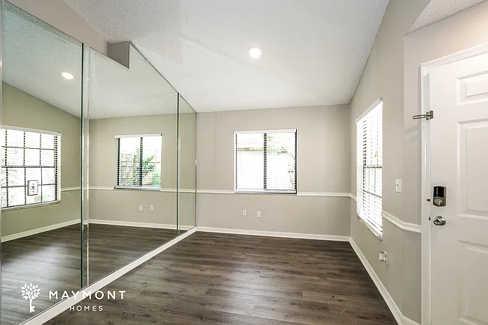 4 bed, 2.0 bath, 1573 sqft, $2,195 — Photo 4