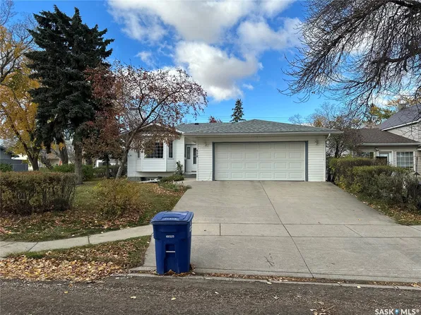 418 Railway Avenue, Rosthern, SK S0K 3R0
