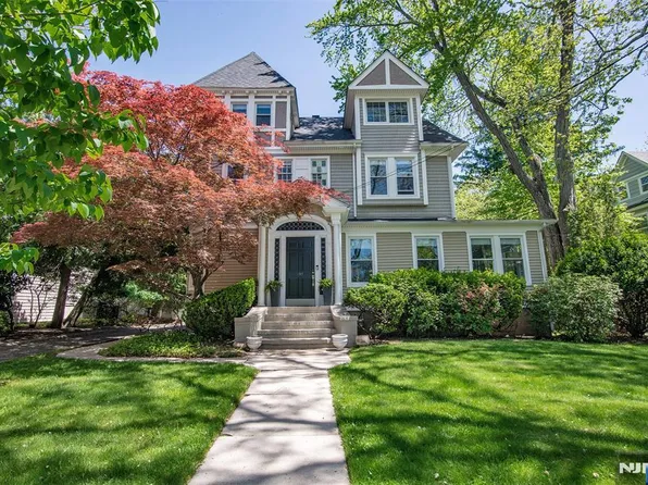 157 Prospect Ave, Westwood, NJ 07675