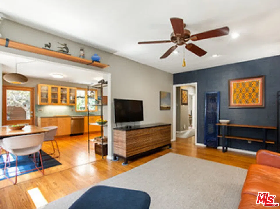 3 bed, 1.0 bath, 1126 sqft, $5,000 — Photo 4