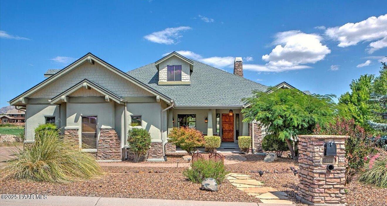 1498 Commonwealth St