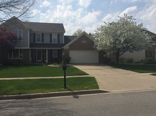 921 Berkshire Ct, Sycamore, IL 60178