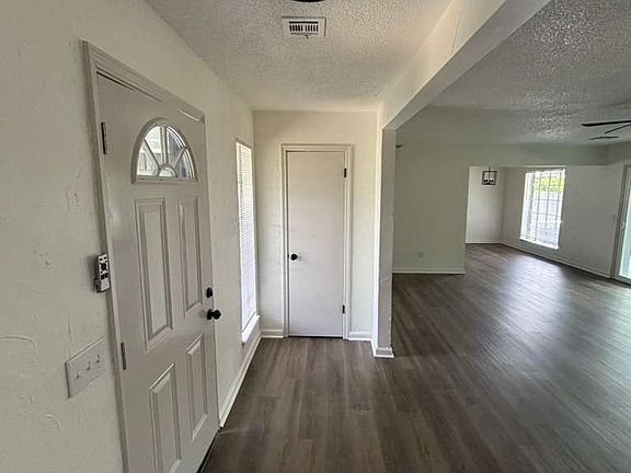 2nd image of 509 SW 25th Pl