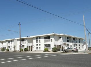 208 43rd St, Ocean City, NJ 08226