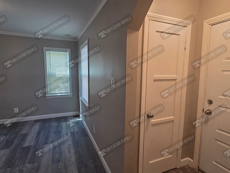 8460 Timken Ave — Photo 11