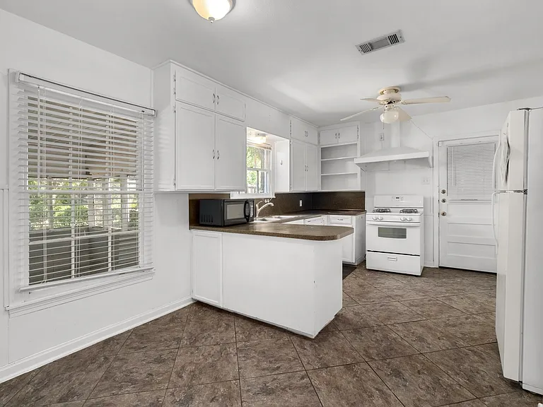 6206 Nasco Dr — Photo 7