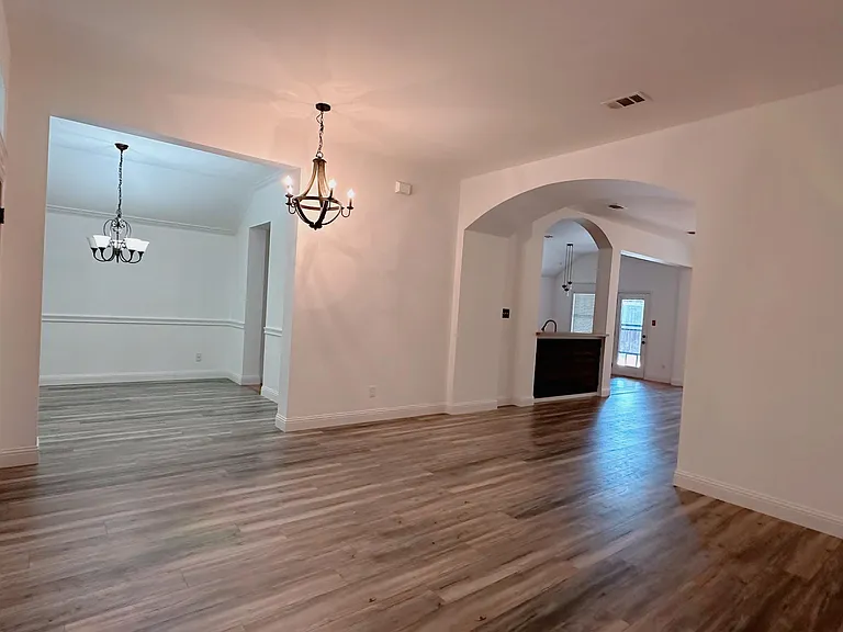 11601 Crystal Falls Dr — Photo 3