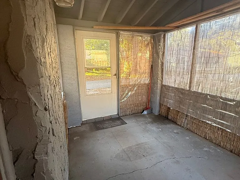 521 E Miracle Strip Pkwy — Photo 3
