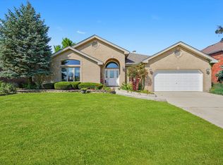 10760 Ridgewood Dr, Palos Park, IL 60464