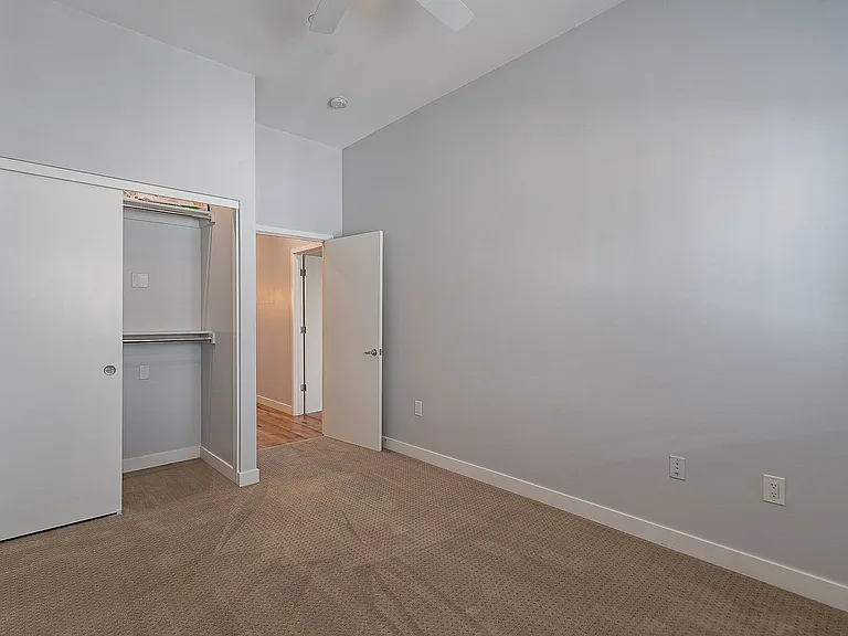 1645 E Cheery Lynn Rd — Photo 29