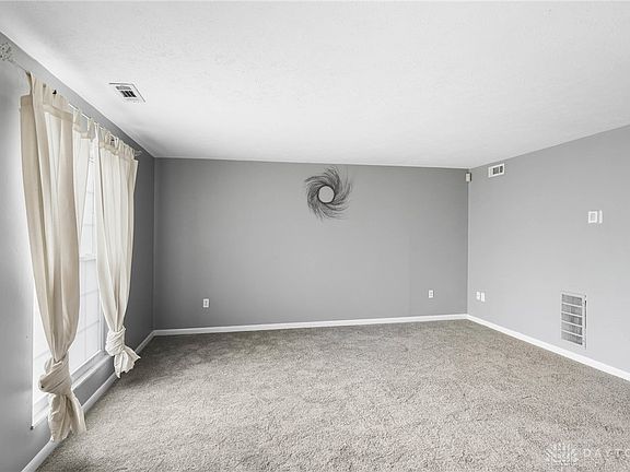 4th image of 825 Clareridge Ln