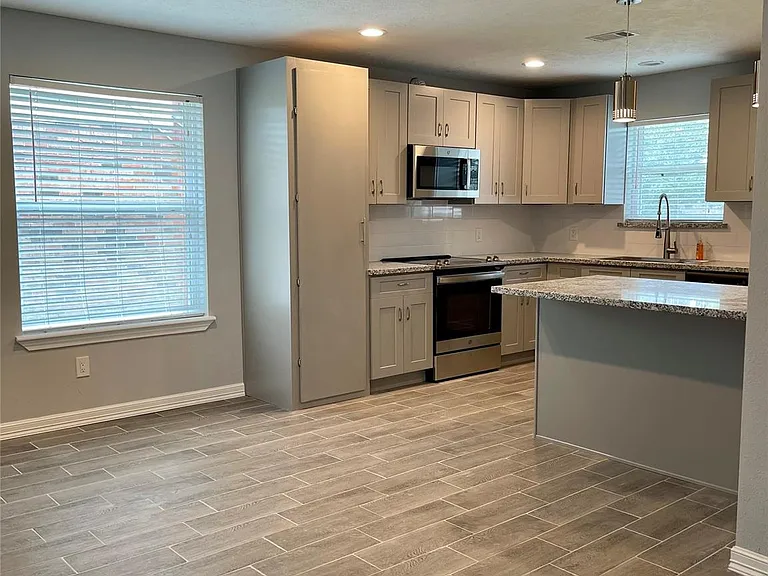 9415 Westacre Pl — Photo 12