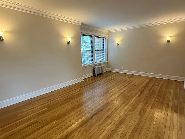 605 Hinman — Photo 12