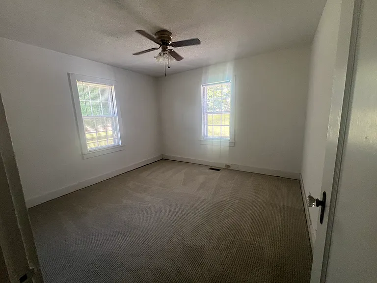 401 Crest St — Photo 9