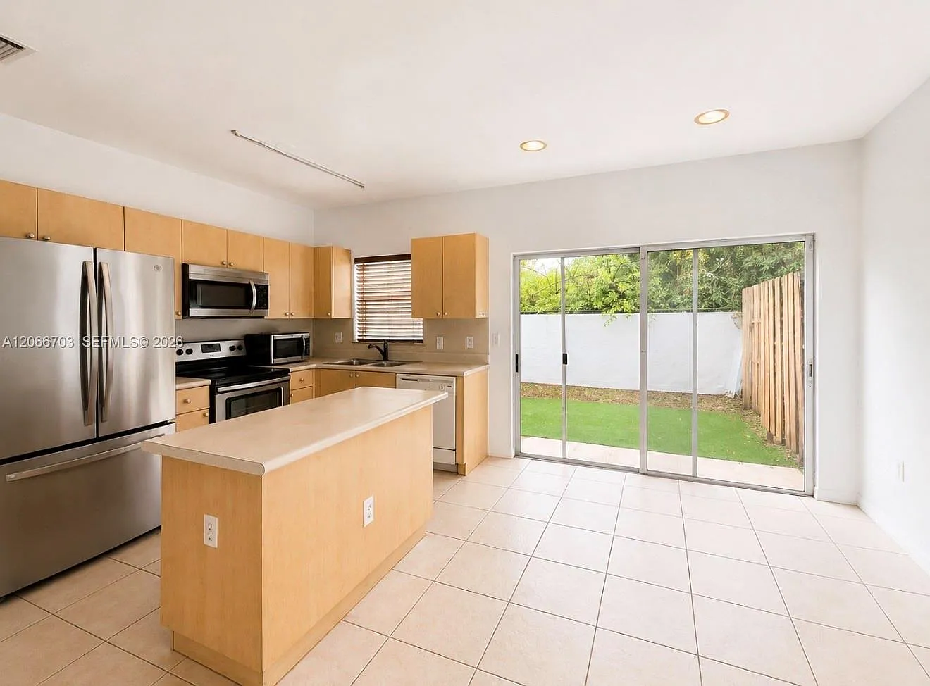Venetia Grove — Photo 2