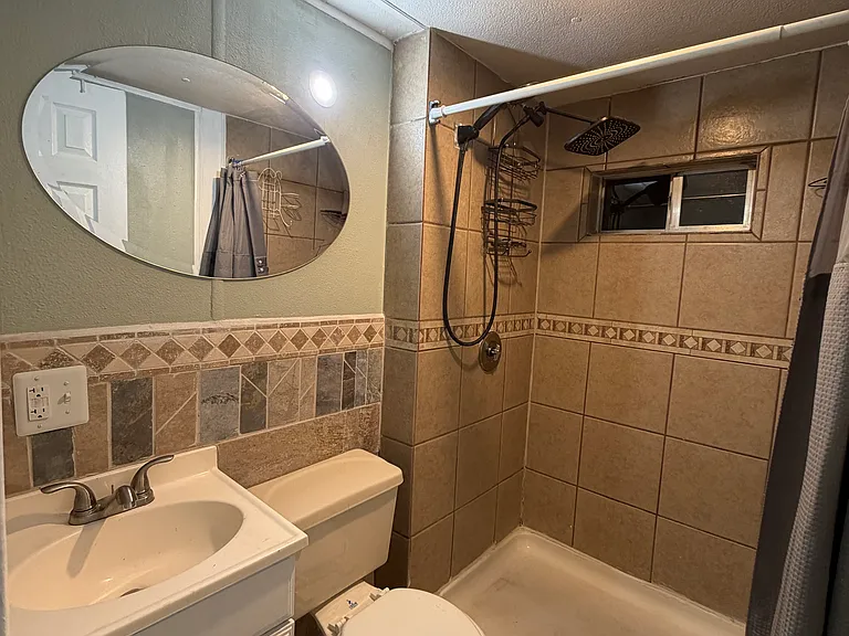 Bathroom. Backsplas