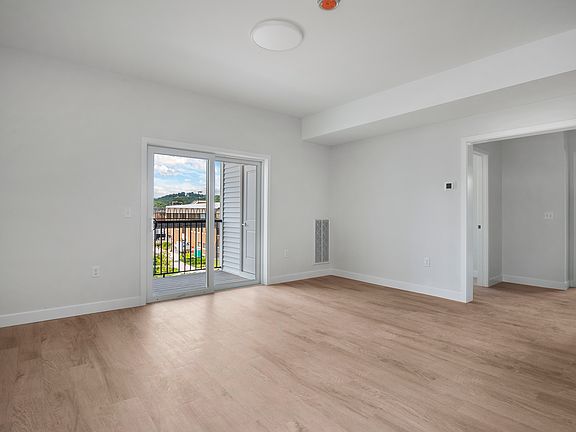 5th image of 100 N Main St #2B-2Ba-1200Sqft