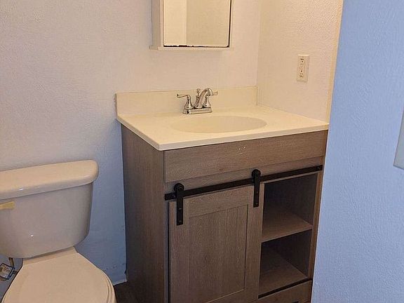 3rd image of 128 E Van Lake Dr APT 4