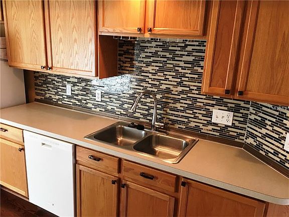 4th image of 2303 Ardon Ave