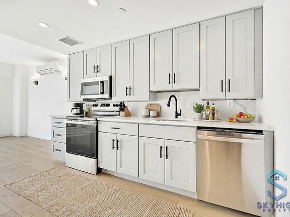 4th image of 215 Clarkson Ave #Phb