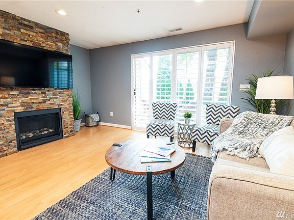 3rd image of 315 E Park St APT 18