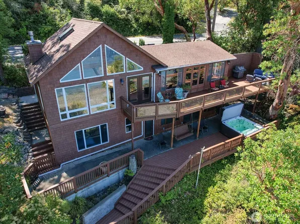 1700 Madrona Way, Coupeville, WA 98239