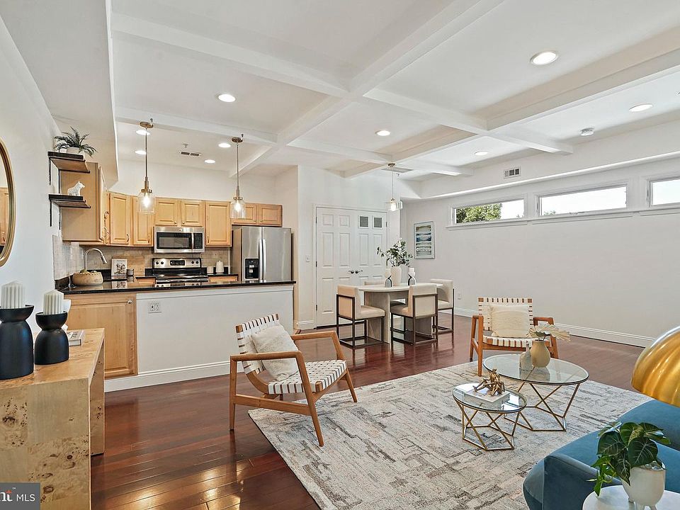 1st image of 920 15th St SE APT D