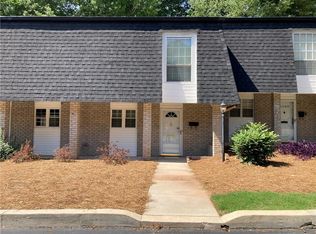 5570 Chemin De Vie, Sandy Springs, GA 30342