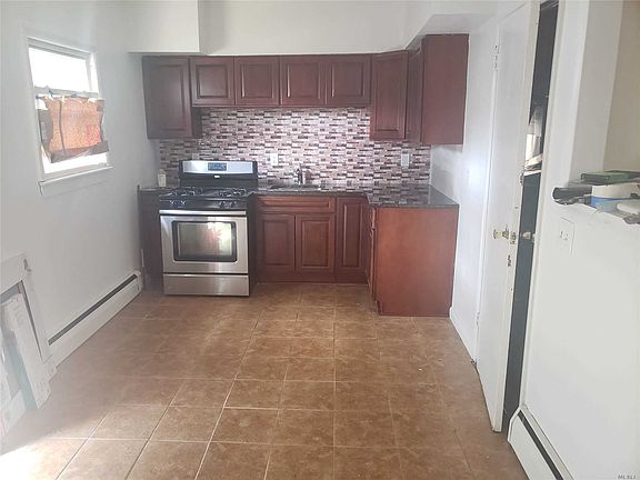 3rd image of 16 E Chestnut St