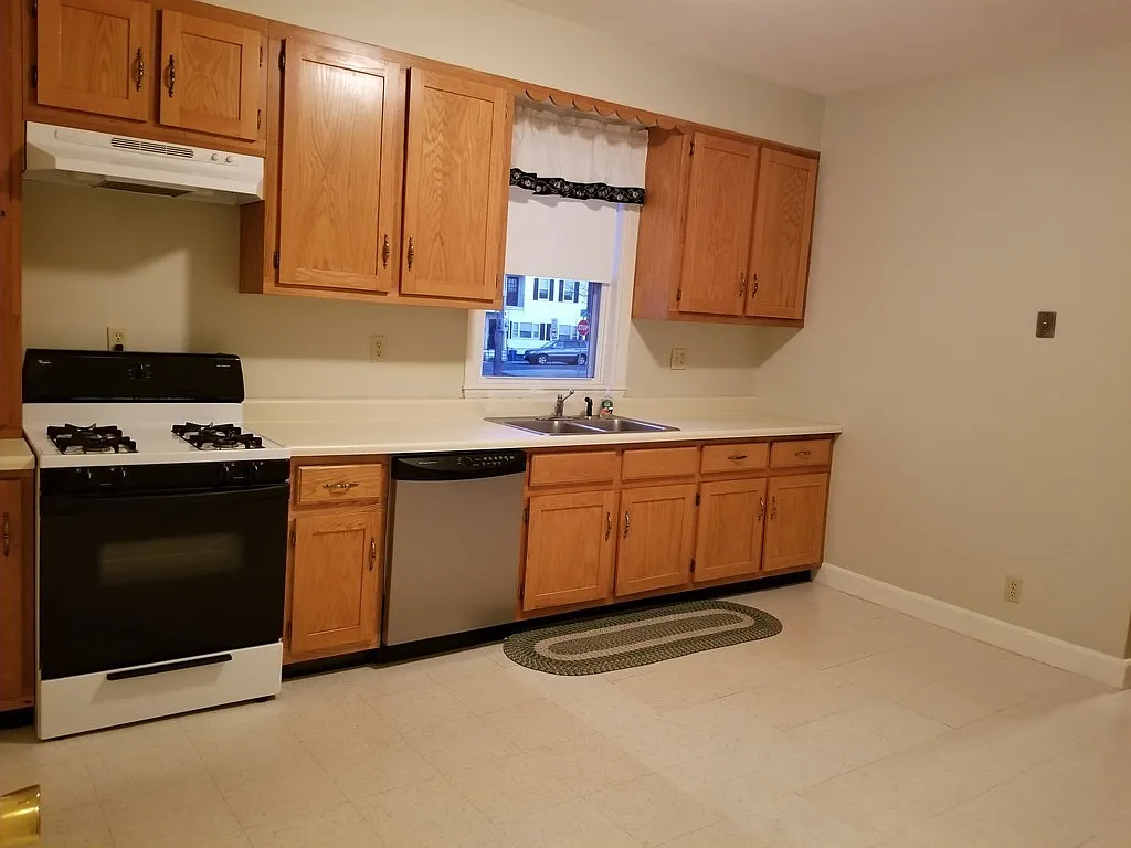 1 bed, 900 sqft, $2,150 — Photo 4