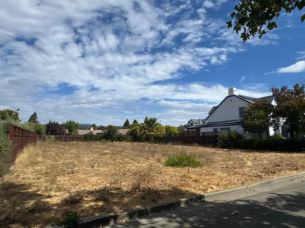 460 Harrington Dr, Sonoma, CA 95476