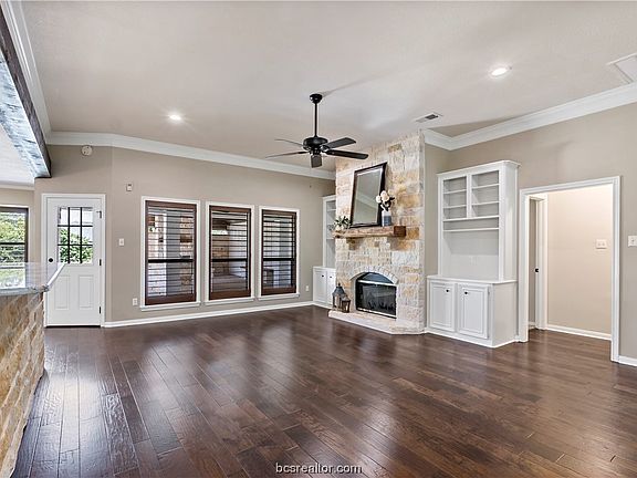 5th image of 17724 April Vista Ct
