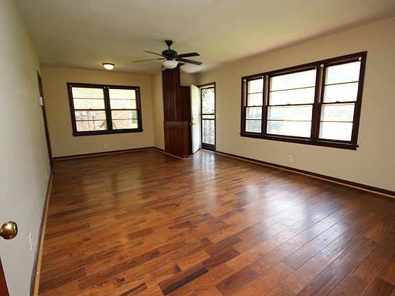 3rd image of 563 Westmoreland Pl