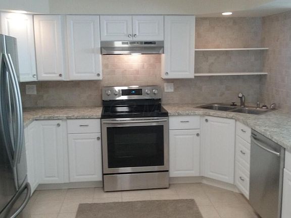 3rd image of 2802 Adams St