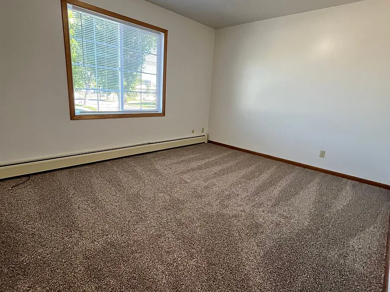 3505 S Hawthorne Ave — Photo 11